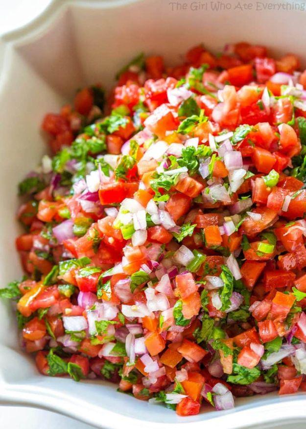 Best Mexican Food Recipes - Pico De Gallo - Authentic Mexican Foods and Recipe Ideas for Casseroles, Quesadillas, Tacos, Appetizers, Tamales, Enchiladas, Crockpot, Chicken, Beef an