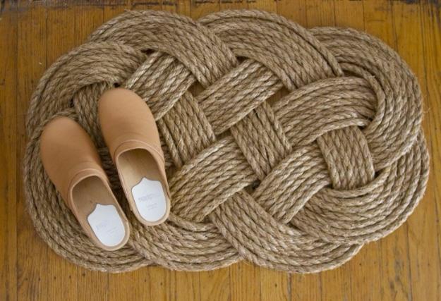 DIY Welcome Mats - DIY Woven Rope Doormat - Greet Guests in Style with These Easy and Cheap Home Decor Ideas for Your Entry. Doormat Tutorials for Creative Ways to Cover Your Floor