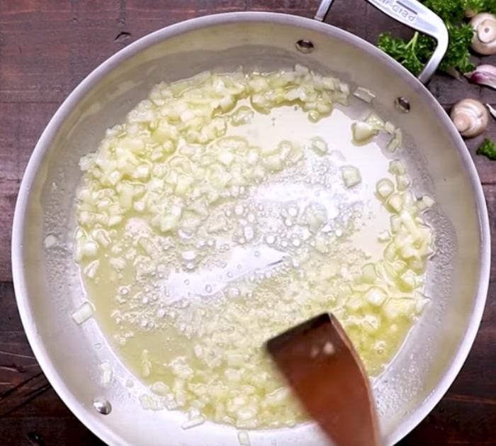 Homemade Mushroom Sauce Recipe - Make buttery garlic mushrooms to eat with a rib eye steak