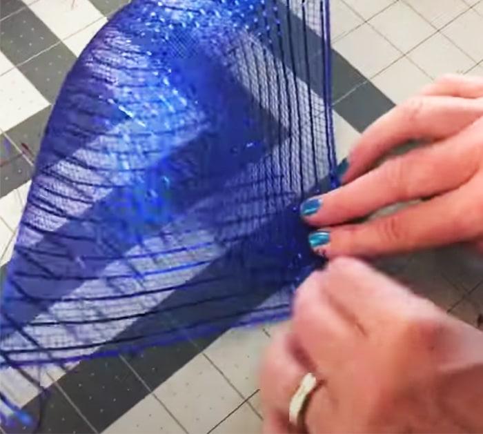 DIY Fourth Of July Deco Mesh Wreath | DIY Crafts