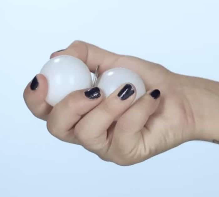How to Properly Crack an Egg