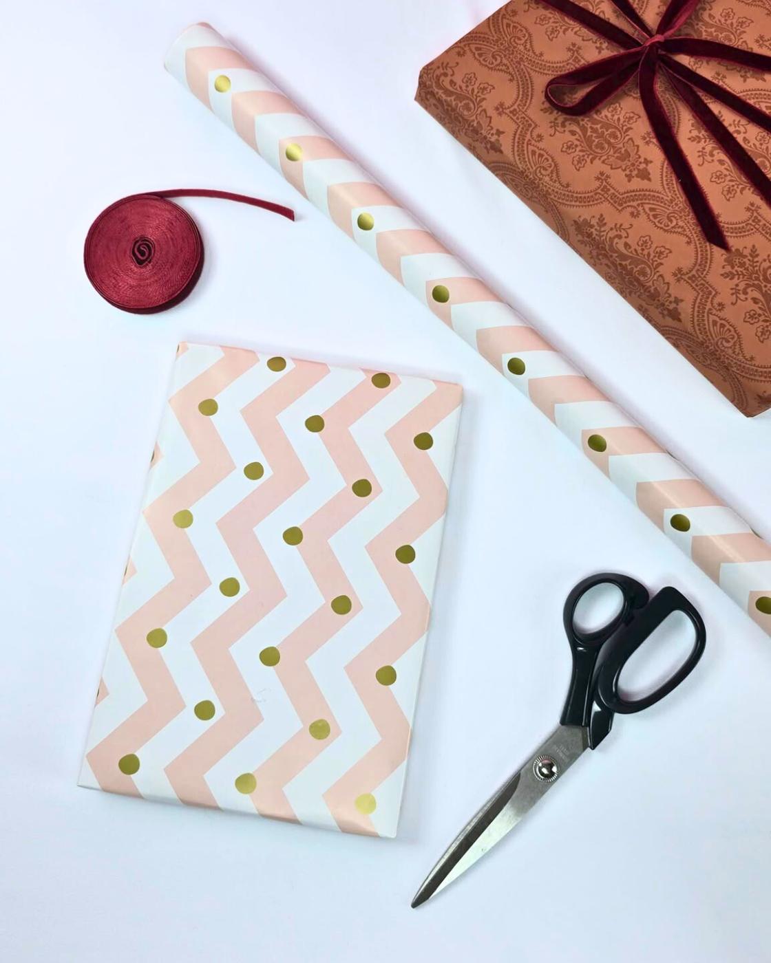 Homemade Ribbon Tying Hack In Minutes — materials for ribbon tying hack