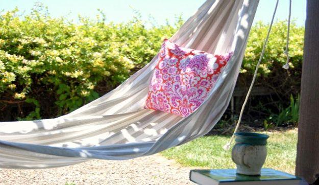 DIY Patio Furniture Ideas - DIY Hammock - Cheap Do It Yourself Porch and Easy Backyard Furniture, Rocking Chairs, Swings, Benches, Stools and Seating Tutorials - Dining Tables from