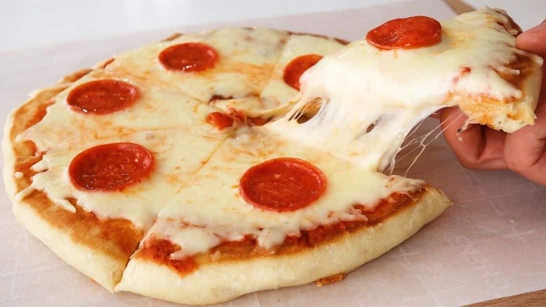 The Easiest Frying Pan Homemade Pizza Recipe