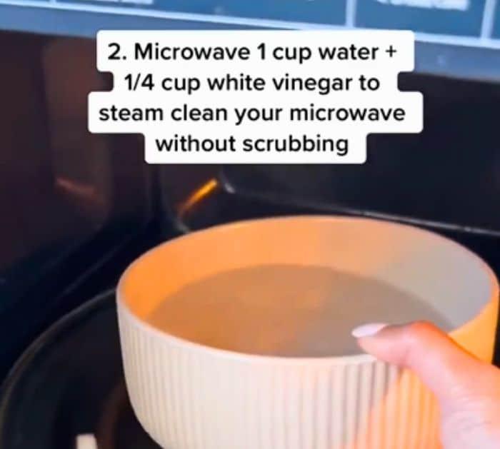 How to Clean an Oven Without Scrubbing (1)