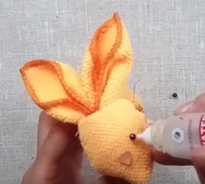 Make an adorable cheap easy Easter Bunny from a washcloth
