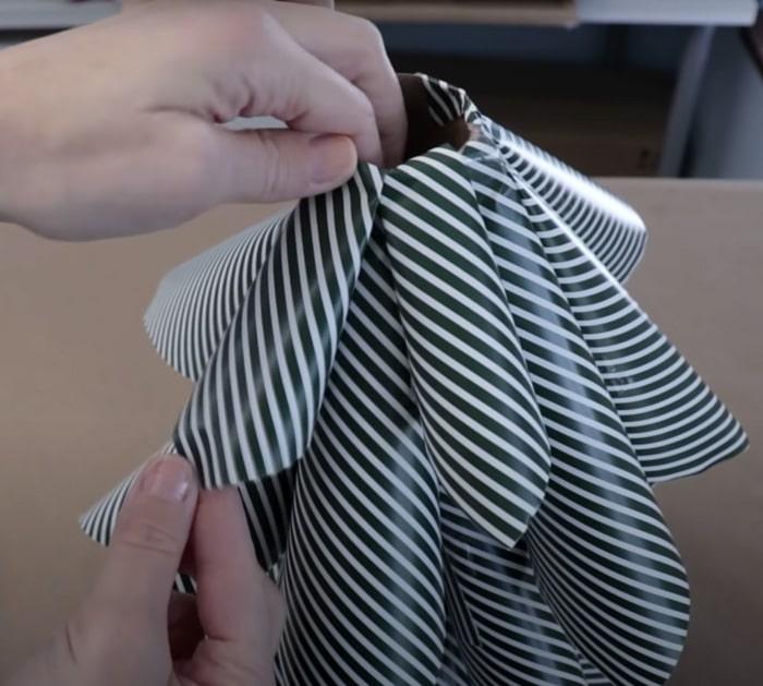 making a christmas tree with wrapping paper tutorial