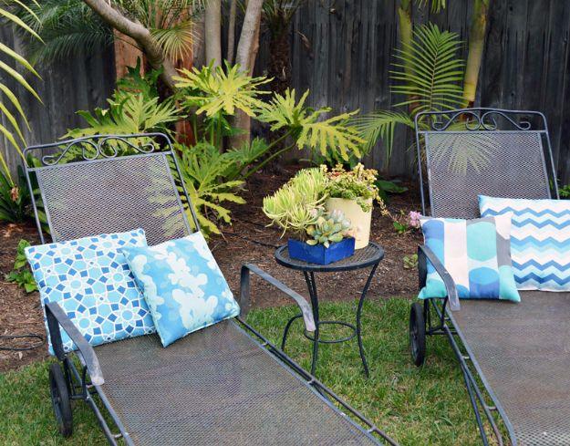 Sewing Outdoor Fabrics, quick enough to pull off on a lazy weekend and a display that photographs beautifully