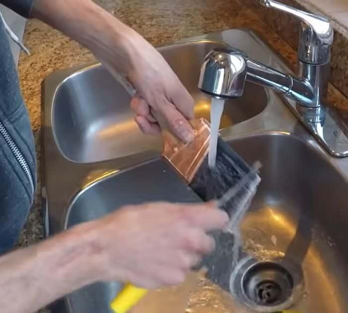 How to Clean Paint Brushes