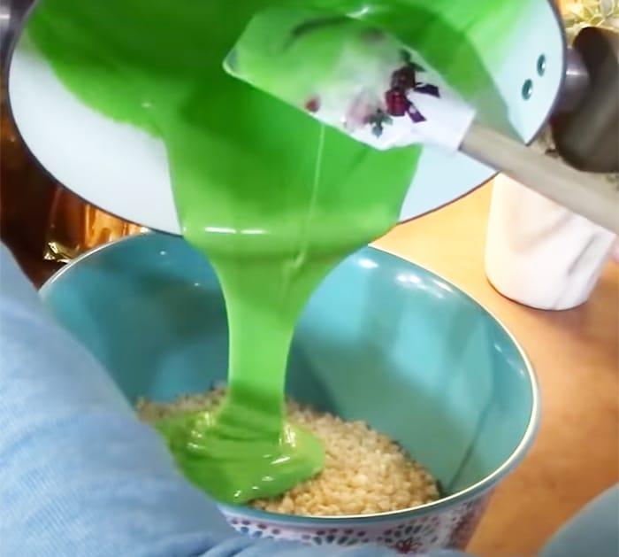 Easy Fun Christmas Desserts - Holiday Desserts - Marshmallow Desserts