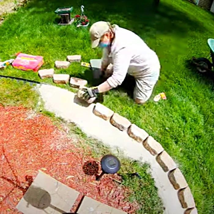 Easy No-Dig Garden Border - How To Make A Garden Border - Garden Bed Border - DIY Outdoor Ideas - DIY Garden Ideas