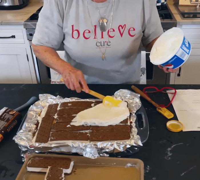 Paula Deen's Frozen Banana Split Recipe Instructions