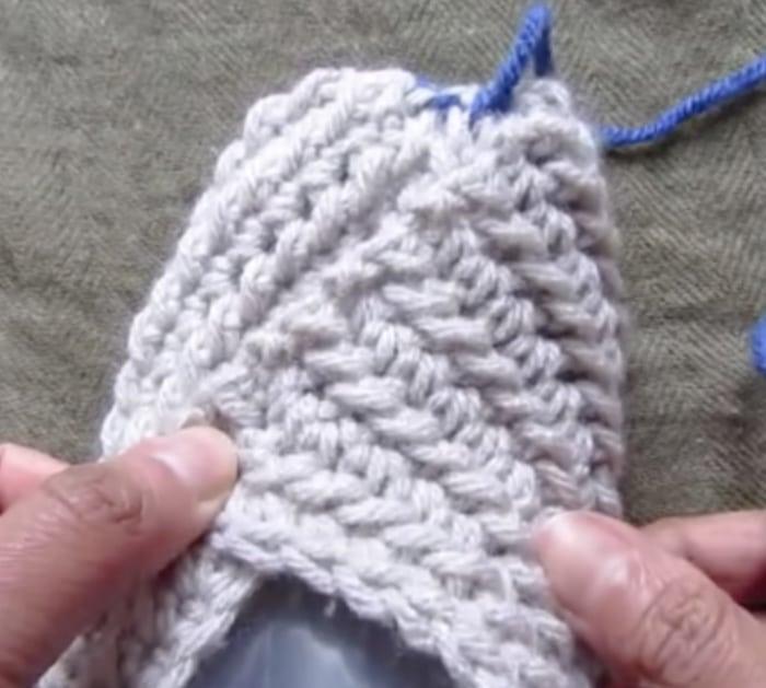 Make crocheted slippers from a simple rectangle