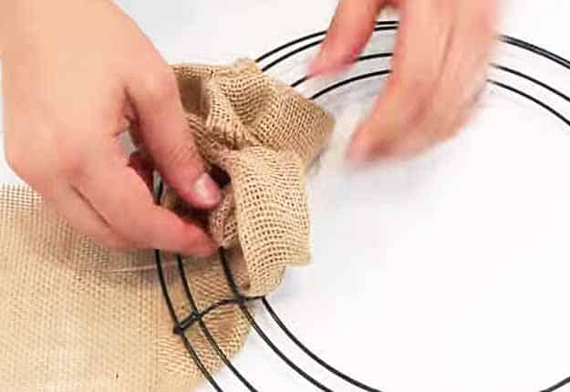 DIY Crafts for the Home | Easy Rustic DIY Home Decor | How to Make a Burlap Wreath Tutorial | DIY Projects & Crafts by Sueeye at