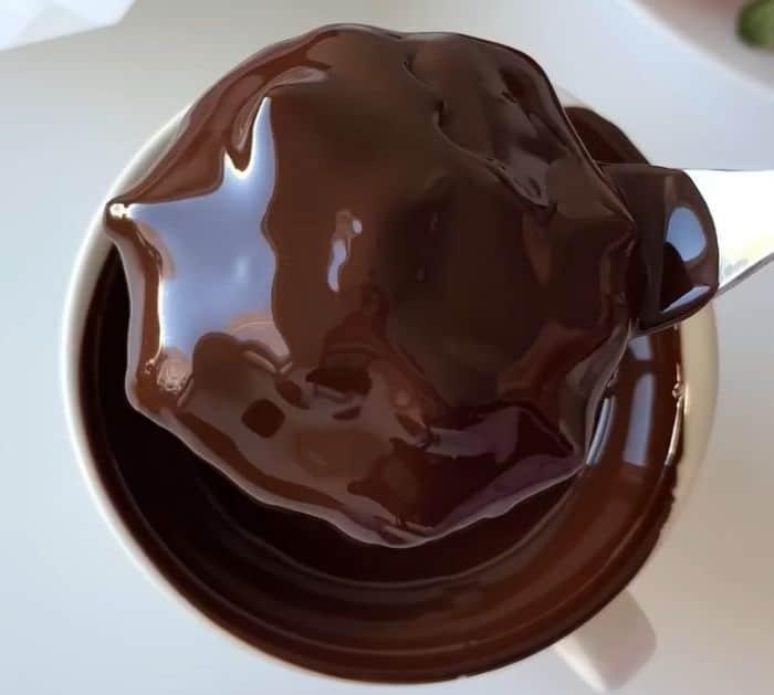 How to Make Chocolate Strawberry Bites