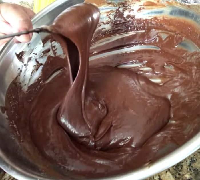 Easy To Make Oreo & Fudge Ice Cream Cake