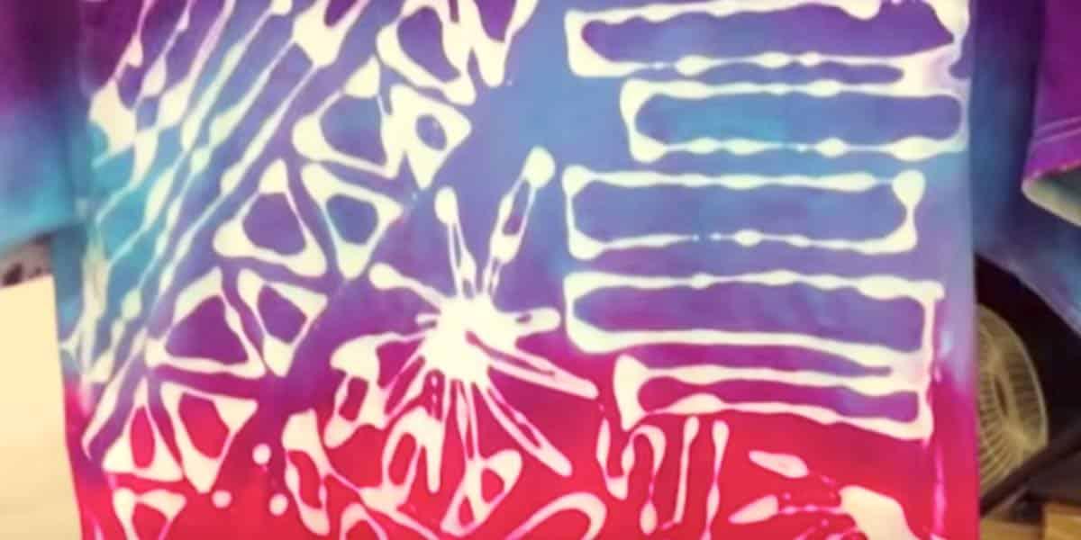 She Draws Designs On A T-Shirt With Glue And What She Did Next Left Me Speechless!