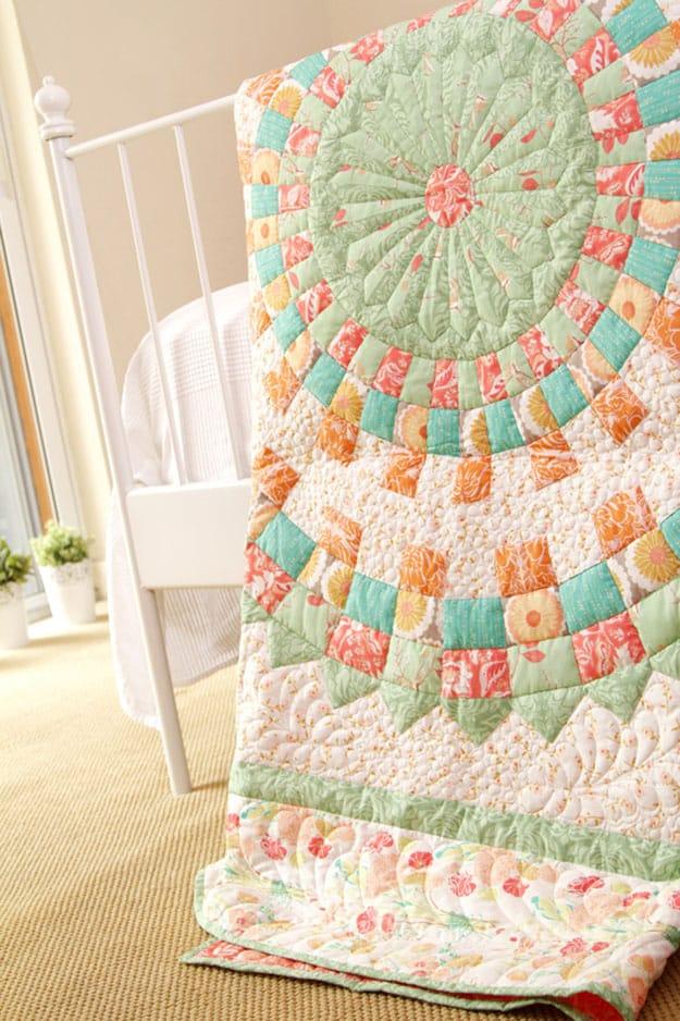 Traditional Quilt Pattern | Free Sewing Patterns for the Home | DIY Projects & Crafts by Sueeye at