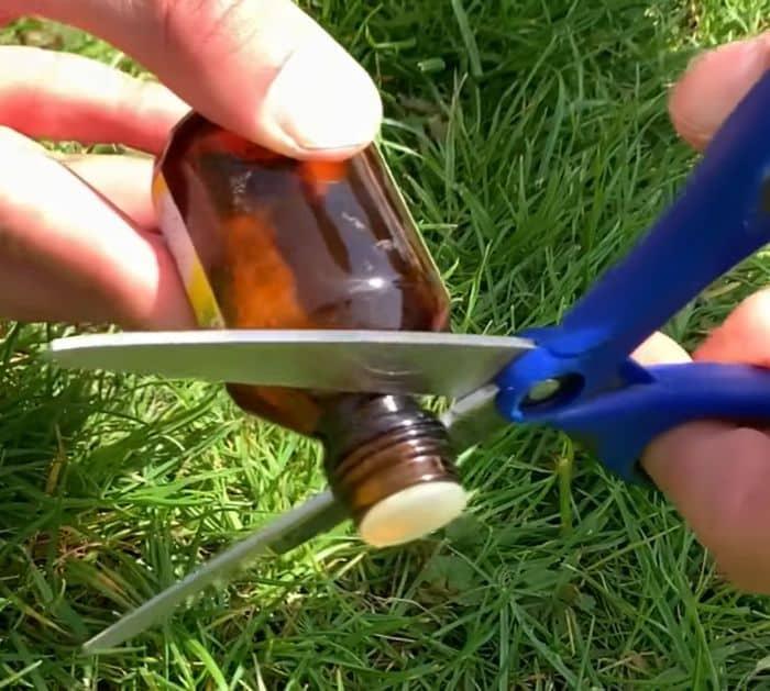 How to Sharpen Scissors in 10 Seconds Steps