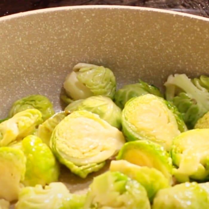 Bacon Cranberry Pecan Brussel Sprout Recipe - How To Cook Brussel Sprouts - Brussel Sprouts Recipe