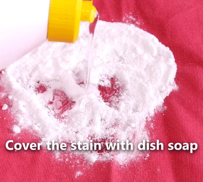How to Remove Oil Stains Out of Clothes Dish Soap