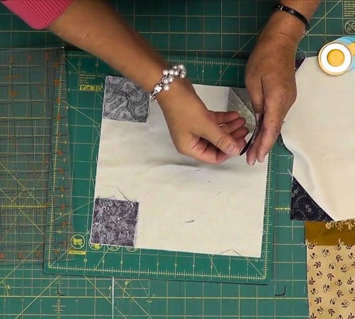 Snowball 4 Patch Quilt With Jenny Doan Project