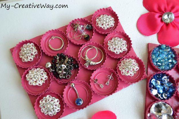 DIY Bottle Cap Crafts - Bottle Cap Craft Organizer - Make Jewelry Projects, Creative Craft Ideas, Gift Ideas for Men, Women and Kids, KeyChains and Christmas Ornaments, Presents