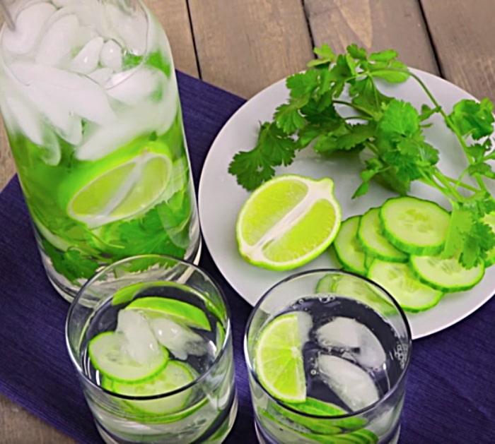 Make some delicious healthy detox waters for your post holiday routine
