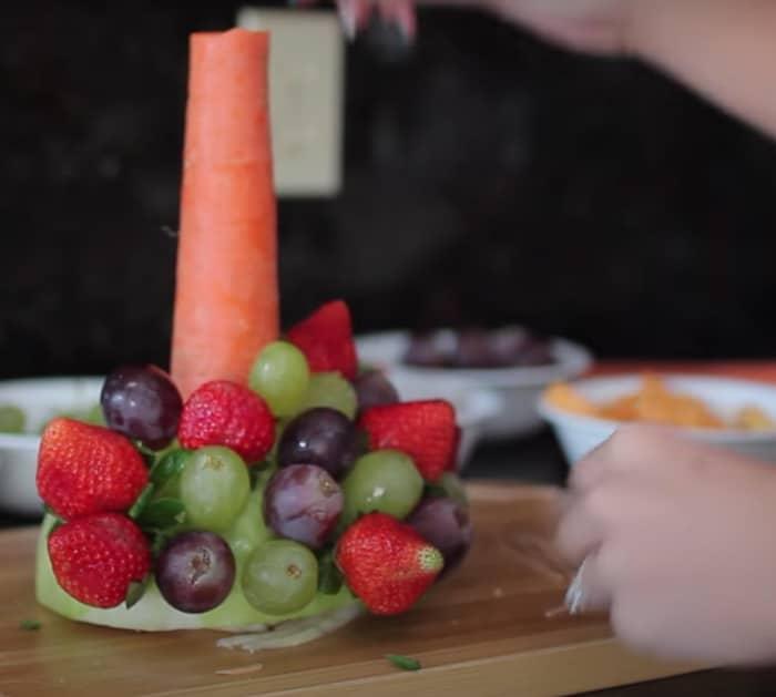 directions for making a christmas fruit tree
