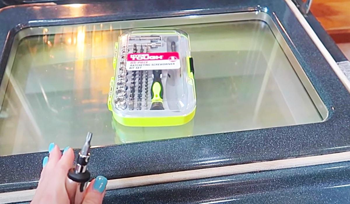 How To Clean In Between Your Oven Doors