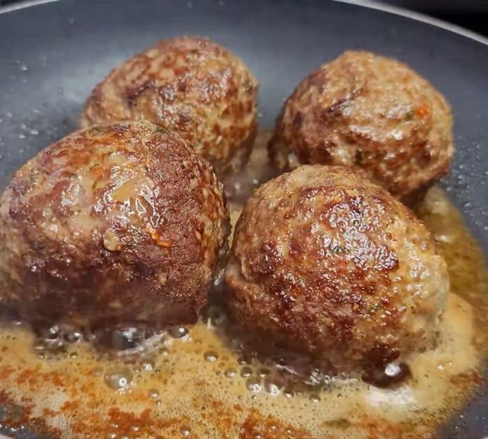 Meatballs and Gravy Ingredients