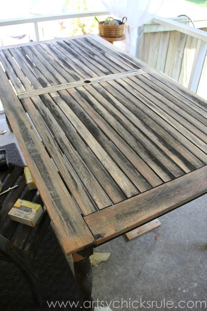 Chalk Painted Patio Table, simple to scale to fit almost any space and proof a small touch makes a big difference