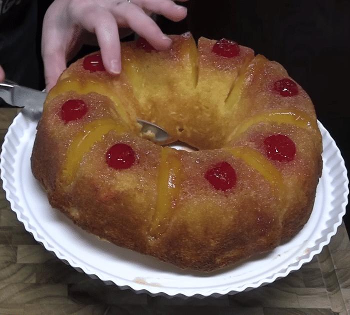 Easy Pineapple Upside-Down Cake Recipe