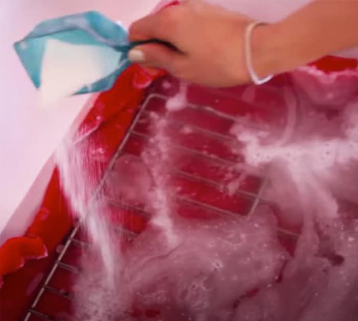 Kitchen Tips and Hacks - Simple and Easy Oven Cleaning - DIY Cleaning