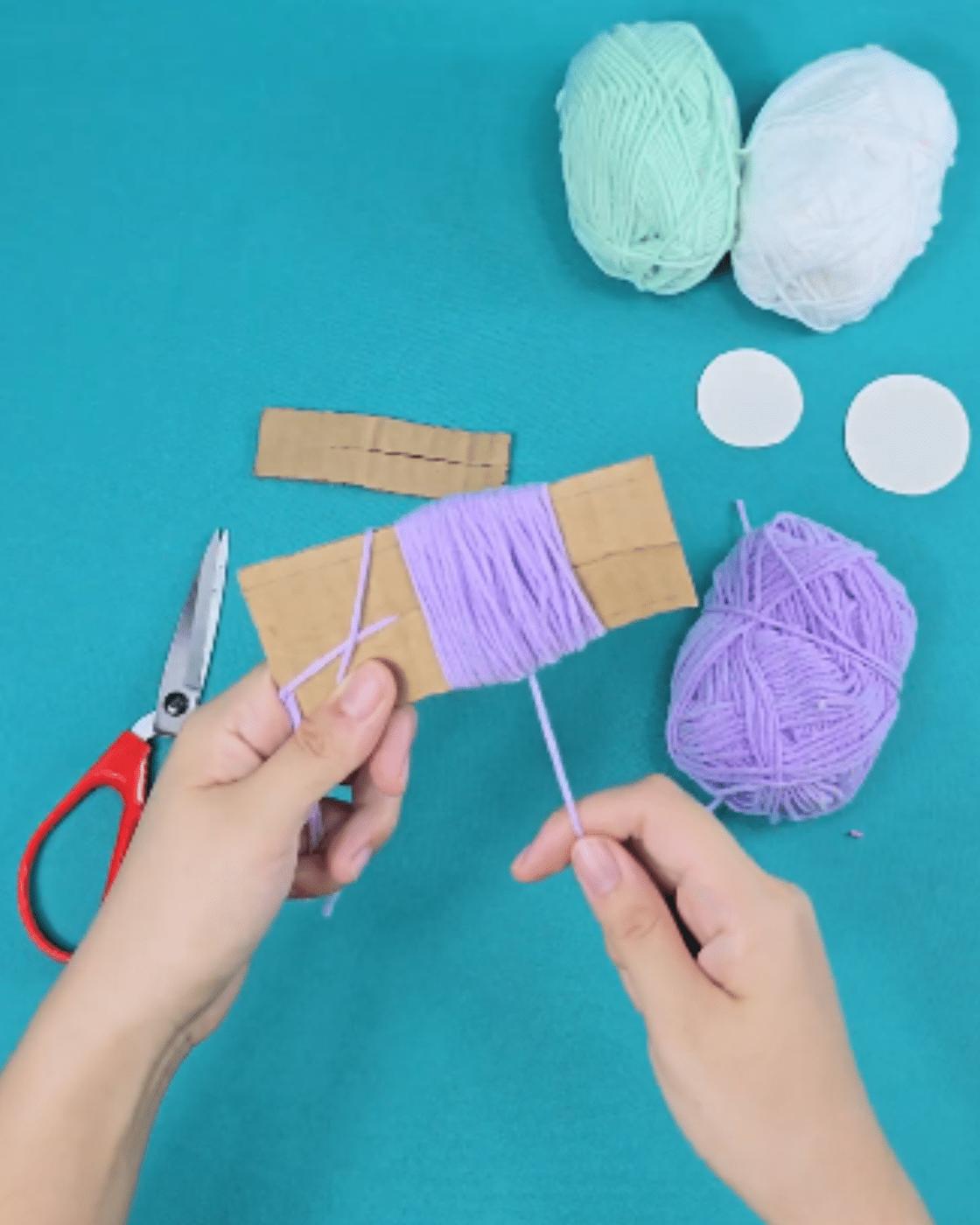 Pom Pom Wreath — how to make pom pom wreath