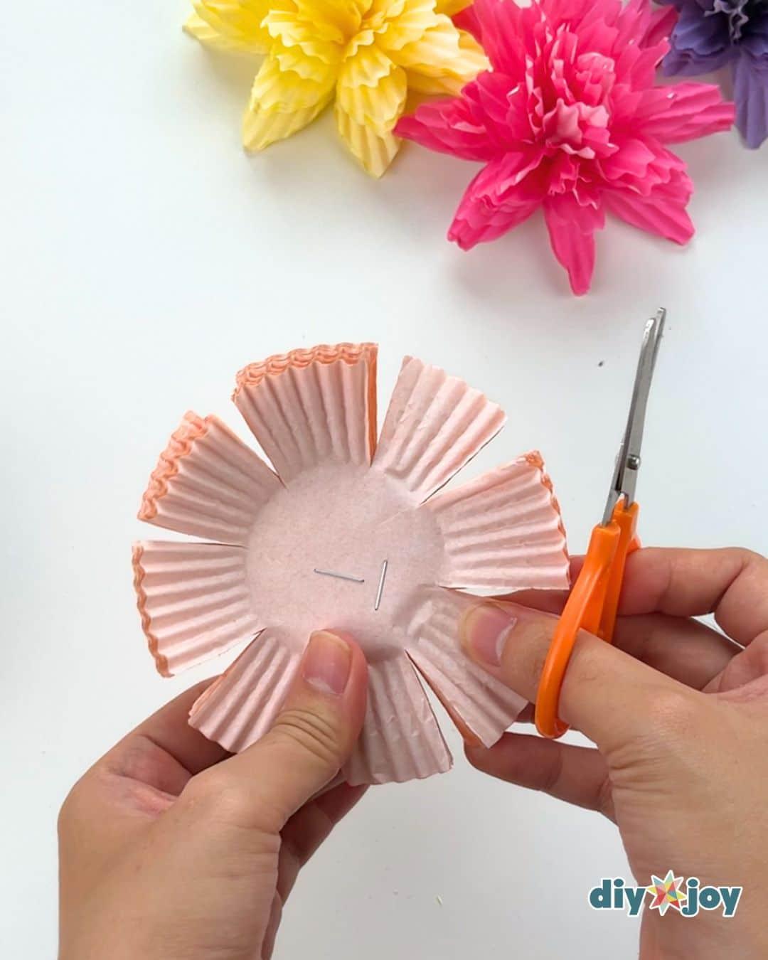 Easy Paper Flowers Cupcake Liners — diy paper flowers