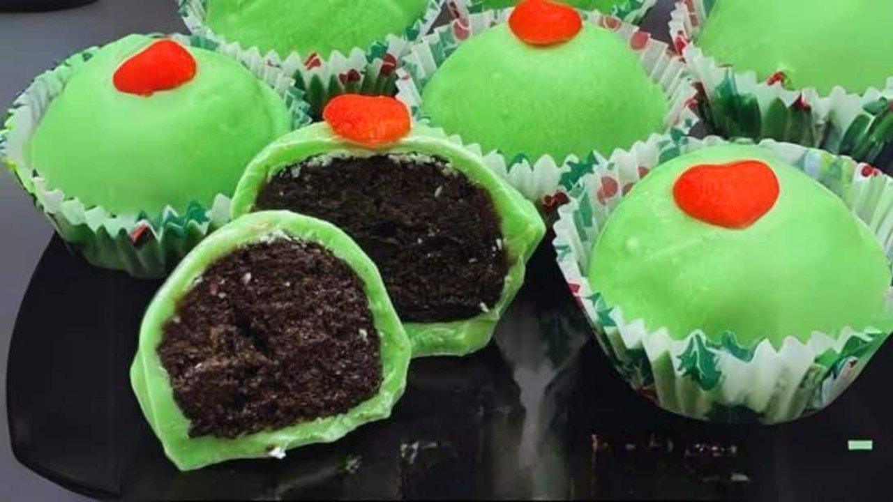 4-Ingredient Grinch Mint Truffles
