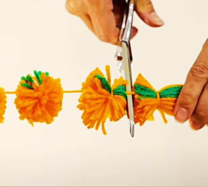 DIY Halloween Decor - DIY Thanksgiving Decor - Fall Garland Ideas