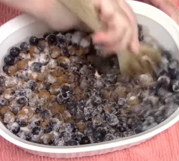 Base Of Blueberry Dump Cake - Desert Recipes