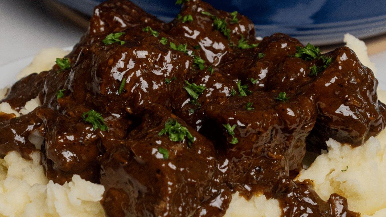 Easy Double French Onion Beef Tips & Gravy
