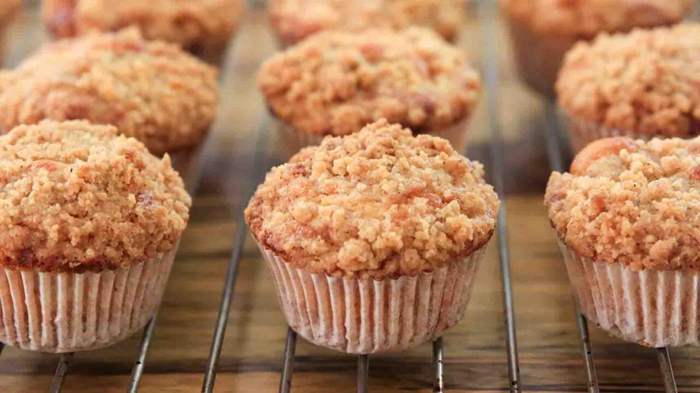 Easy Apple Crumble Muffins Recipe