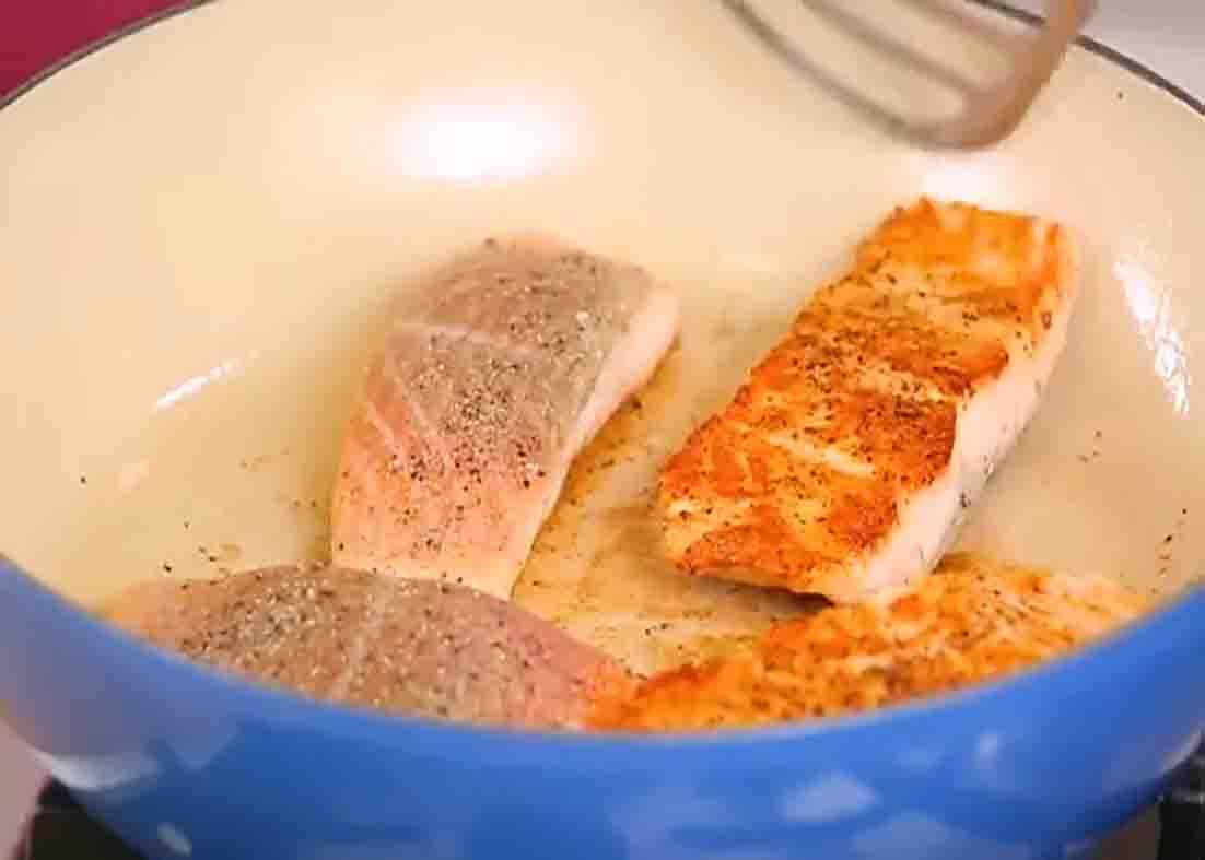 Searing the salmon for the creamy salmon pasta recipe