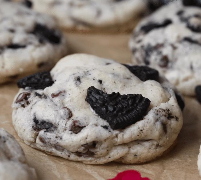 How to Make Cheesecake-Stuffed Oreo Cookies