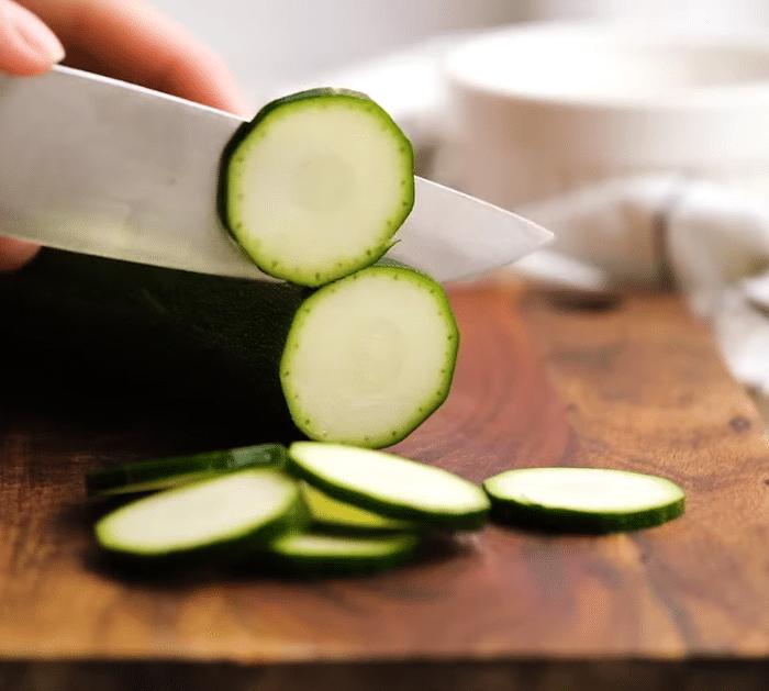 How to Make Baked Zucchini Chips