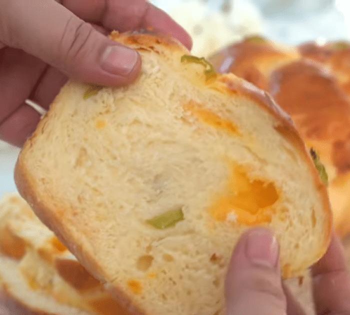 How to Make Soft Cheddar and Jalapeño Bread