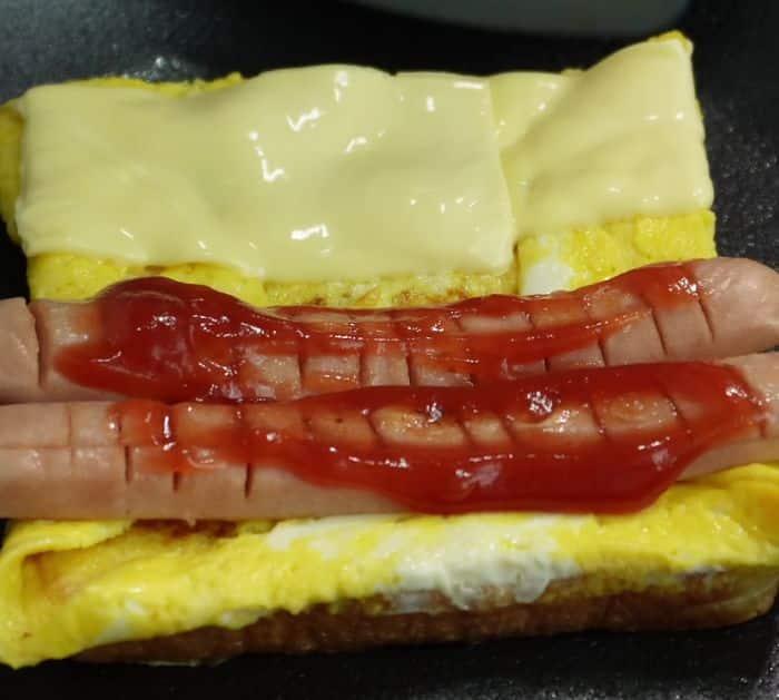 Easy To Make Cheese And Egg Sandwich