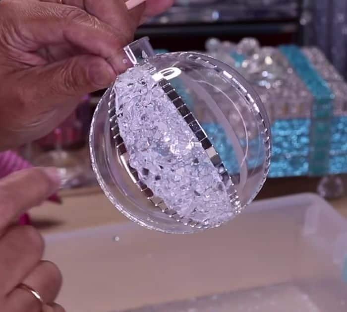 How to make cheap and easy glam Christmas tree ornaments
