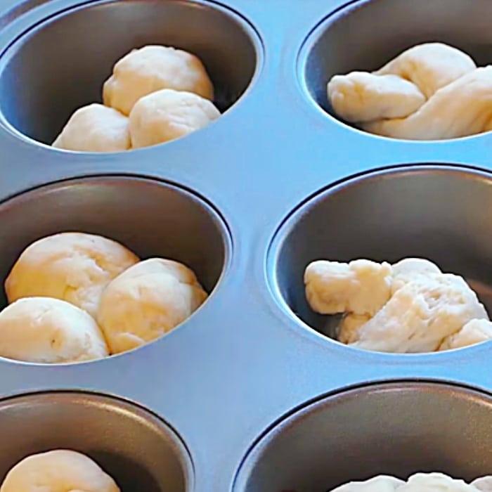 Easy Dinner Rolls Recipe - Easy Bread Roll Ideas - How To Make Rolls - Make Rolls From Canned Biscuits