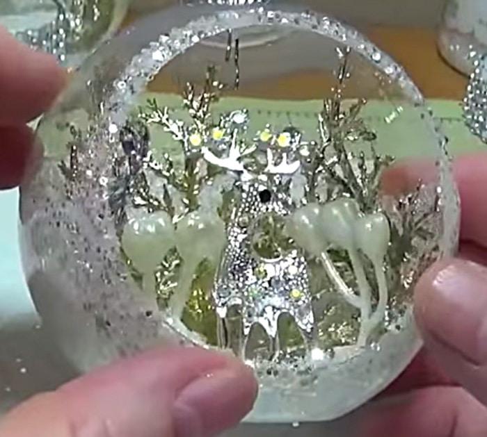 Learn to make these DIY faux candle ornament luminaries for the Christmas Tree
