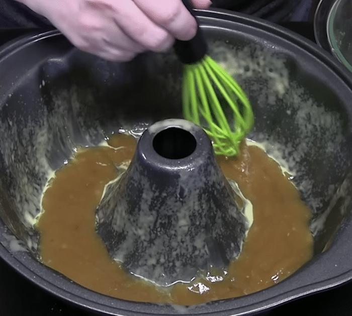 How to Make Pineapple Upside-Down Cake